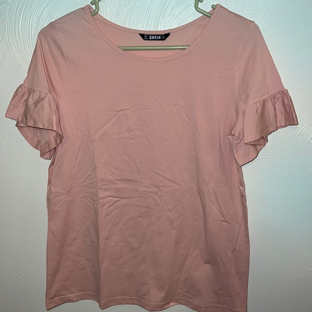 Pink ruffled sleeve tee